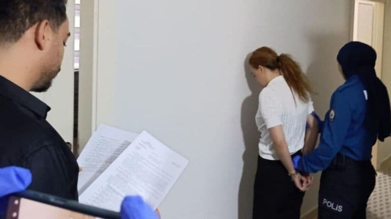 Cesedi 11 yıldır derin dondurucuda saklamışlar